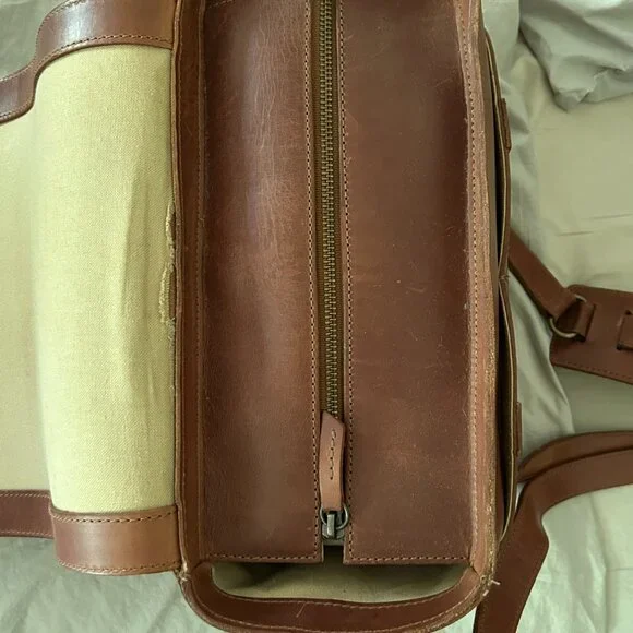 Kelly Moore NWT Leather Camera Bag - Picture 3 of 5
